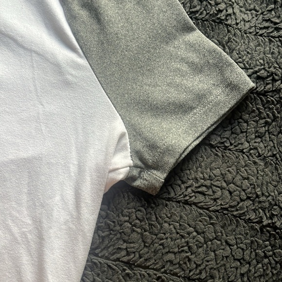 Grey and white Brooklyn New York tight crop top - Picture 3 of 3